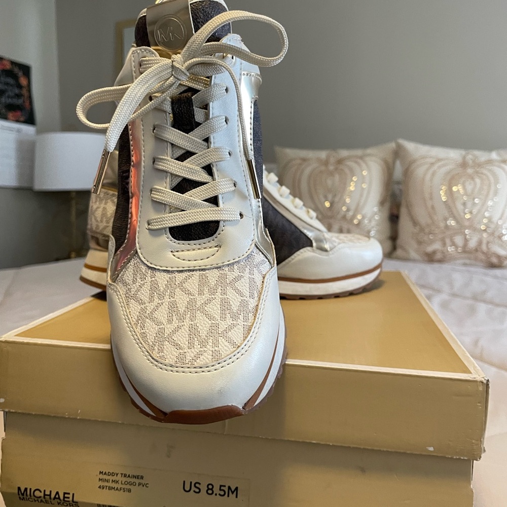Michael Kors Cream and Gold Trainers - Picture 3 of 5